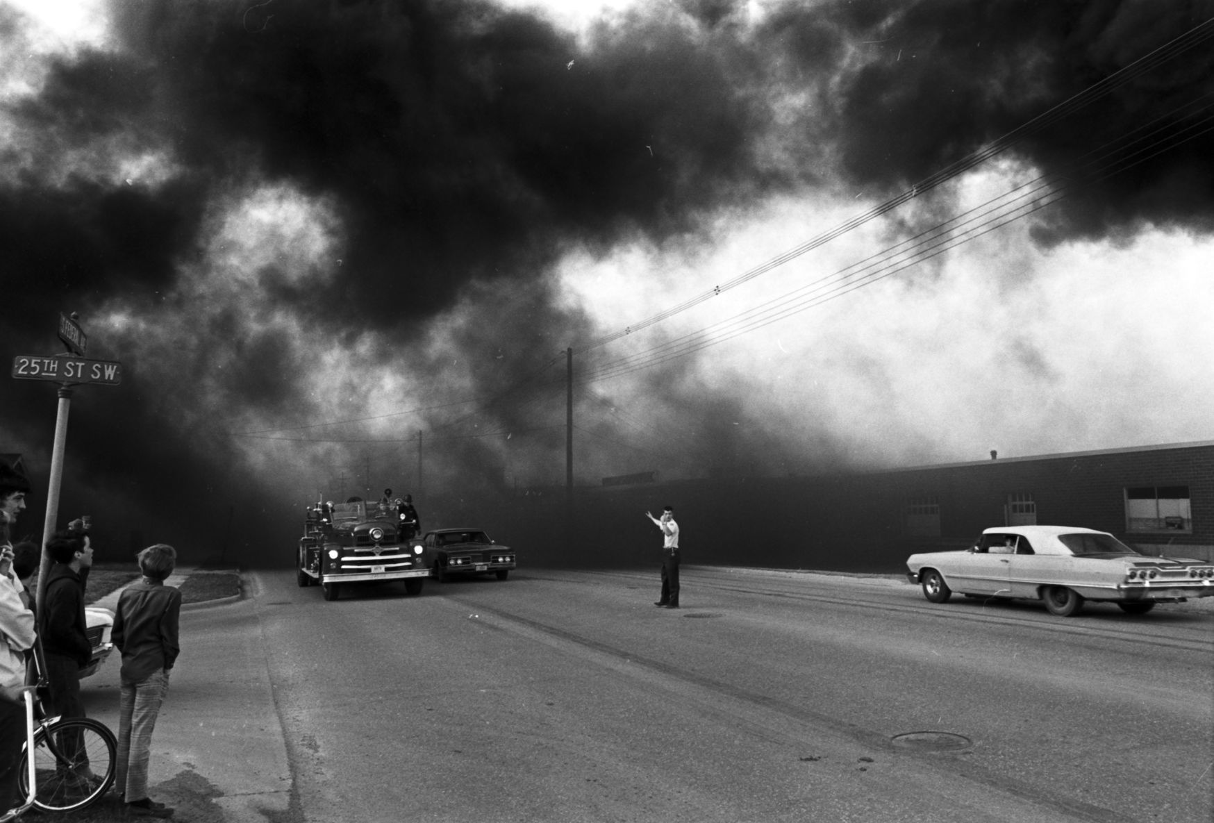 Fire at Plumb Supply #2.jpg